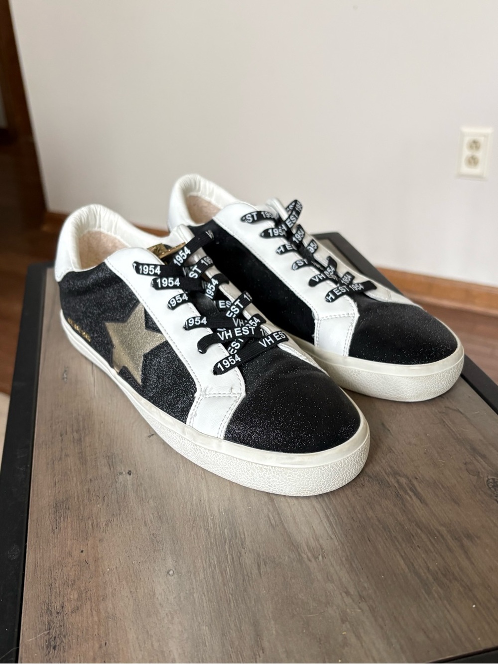 Vintage Havana 1954 Black and White Star Sneakers